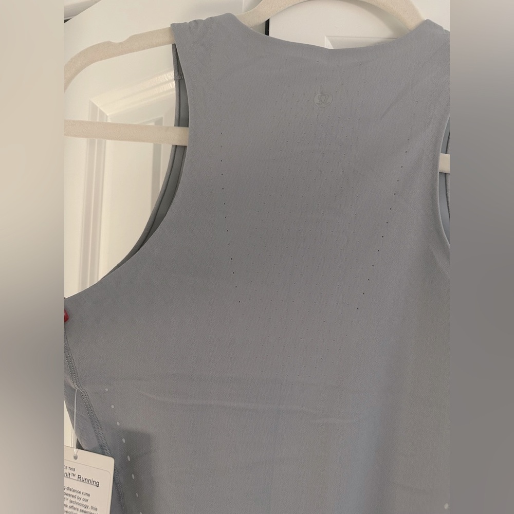 Lululemon NWT SenseKnit Running Tank Top Rhino Grey - Picture 5 of 5